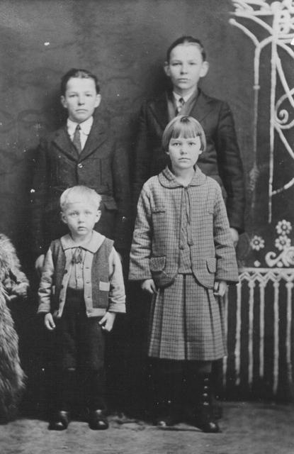 Hakanen Kids circa 1923